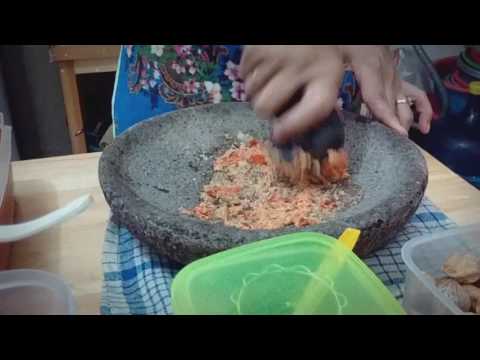 How to use Indonesian Mortar and Pestle